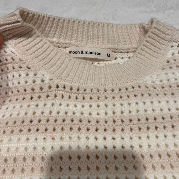 Moon & Madison‎ off-white/cream open knit cropped sweater Size Medium - Picture 8 of 9